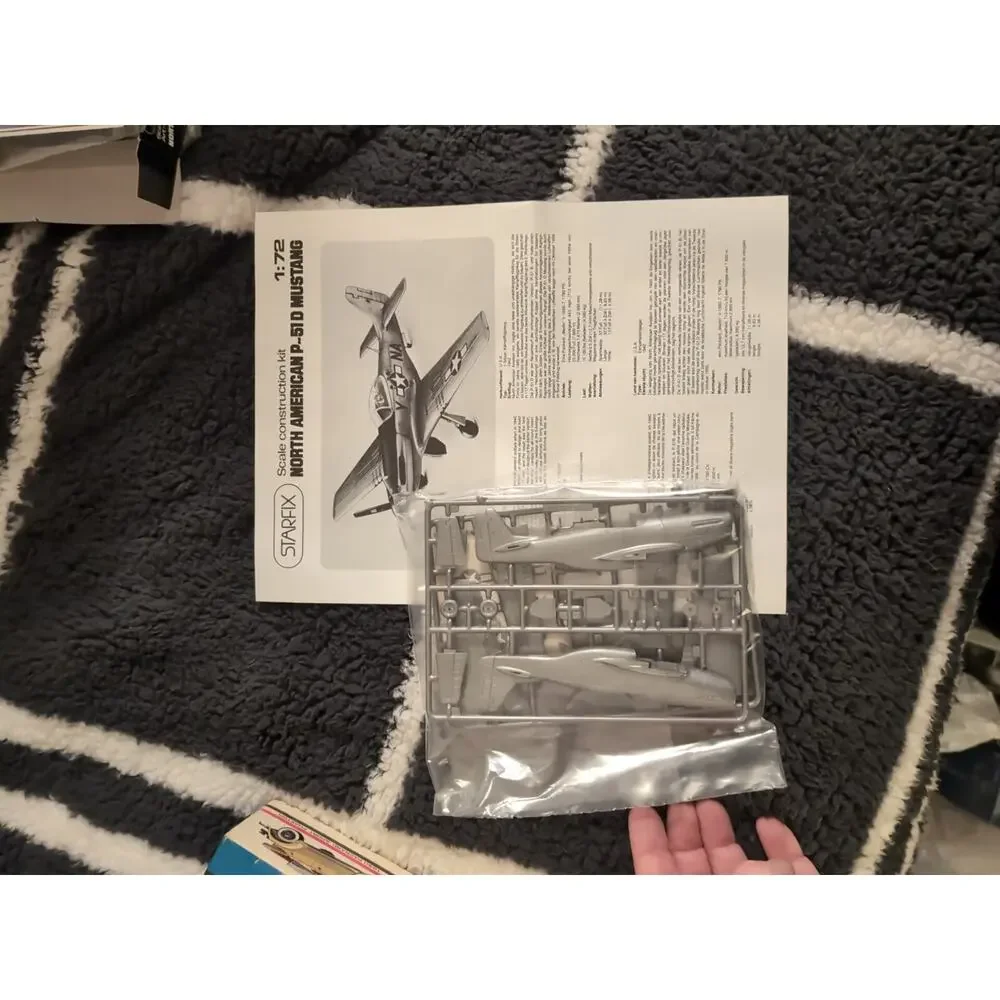 Starfix North American P-51D Mustang Airplane Model Kit 1:72 Sealed Bags